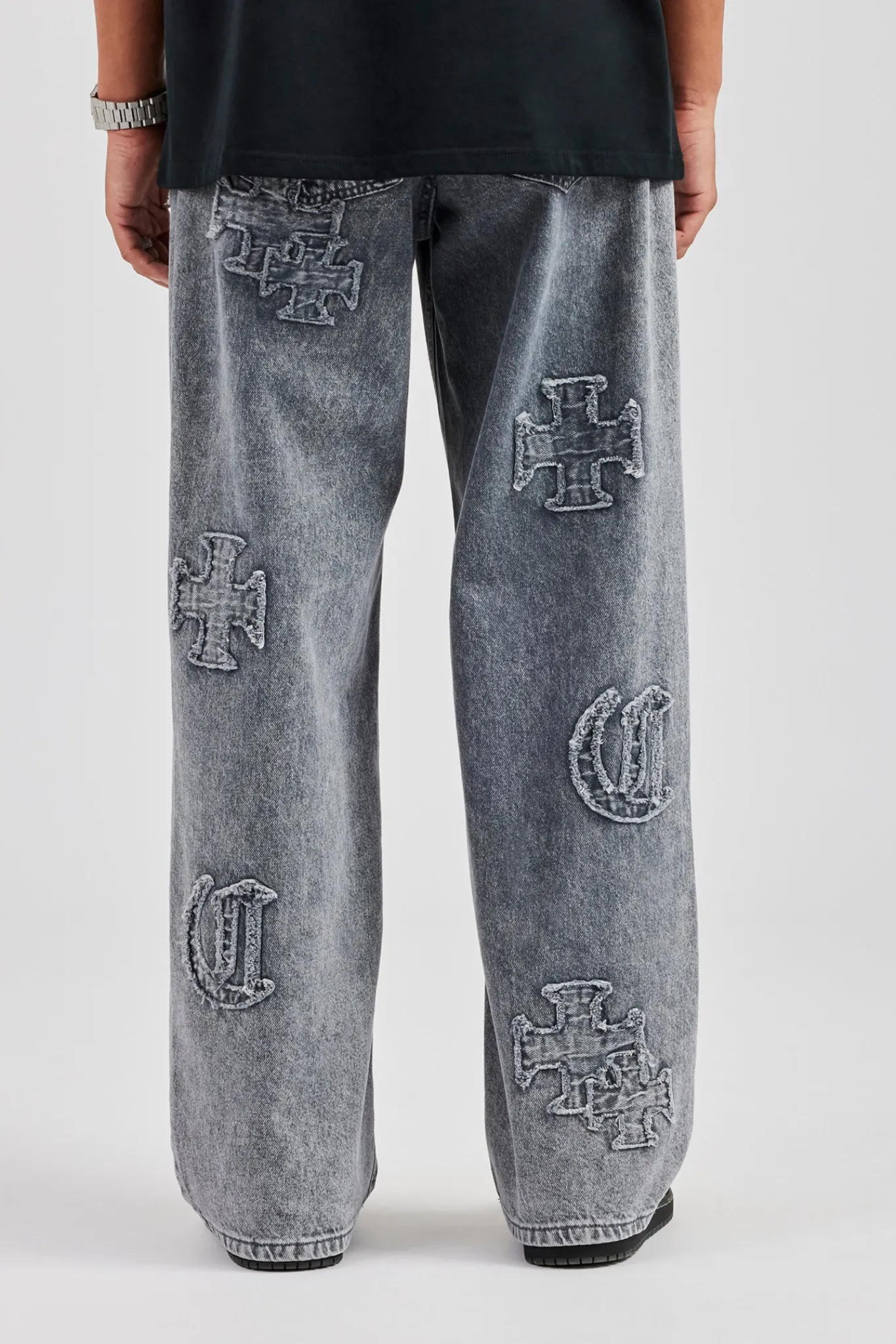 CLO-BOT-DEN Baggy Raw Edge Applique Jeans - Grey