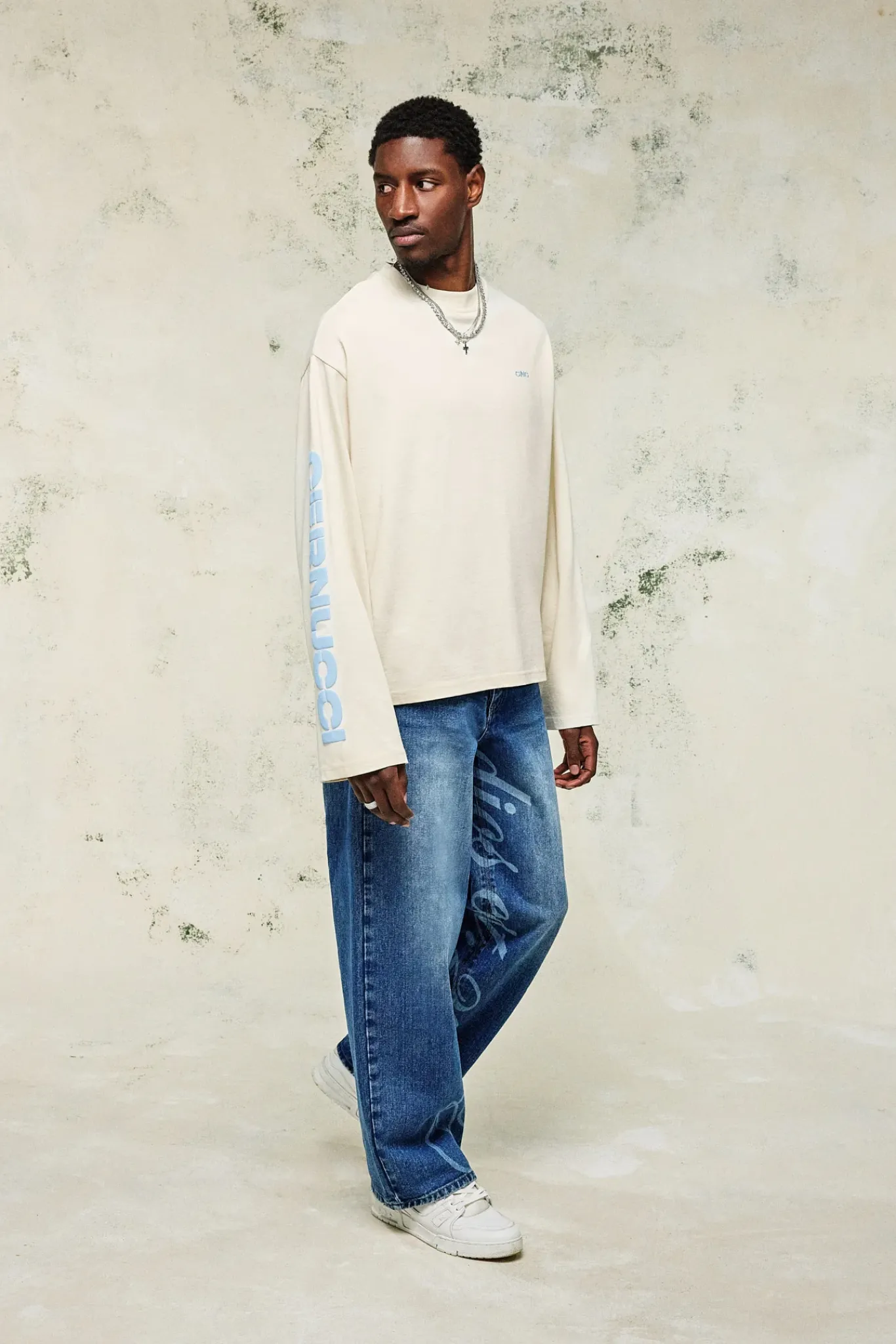 CLO-TOP-TEE Boxy Sleeve Printed Long Sleeve T-Shirt - Off White