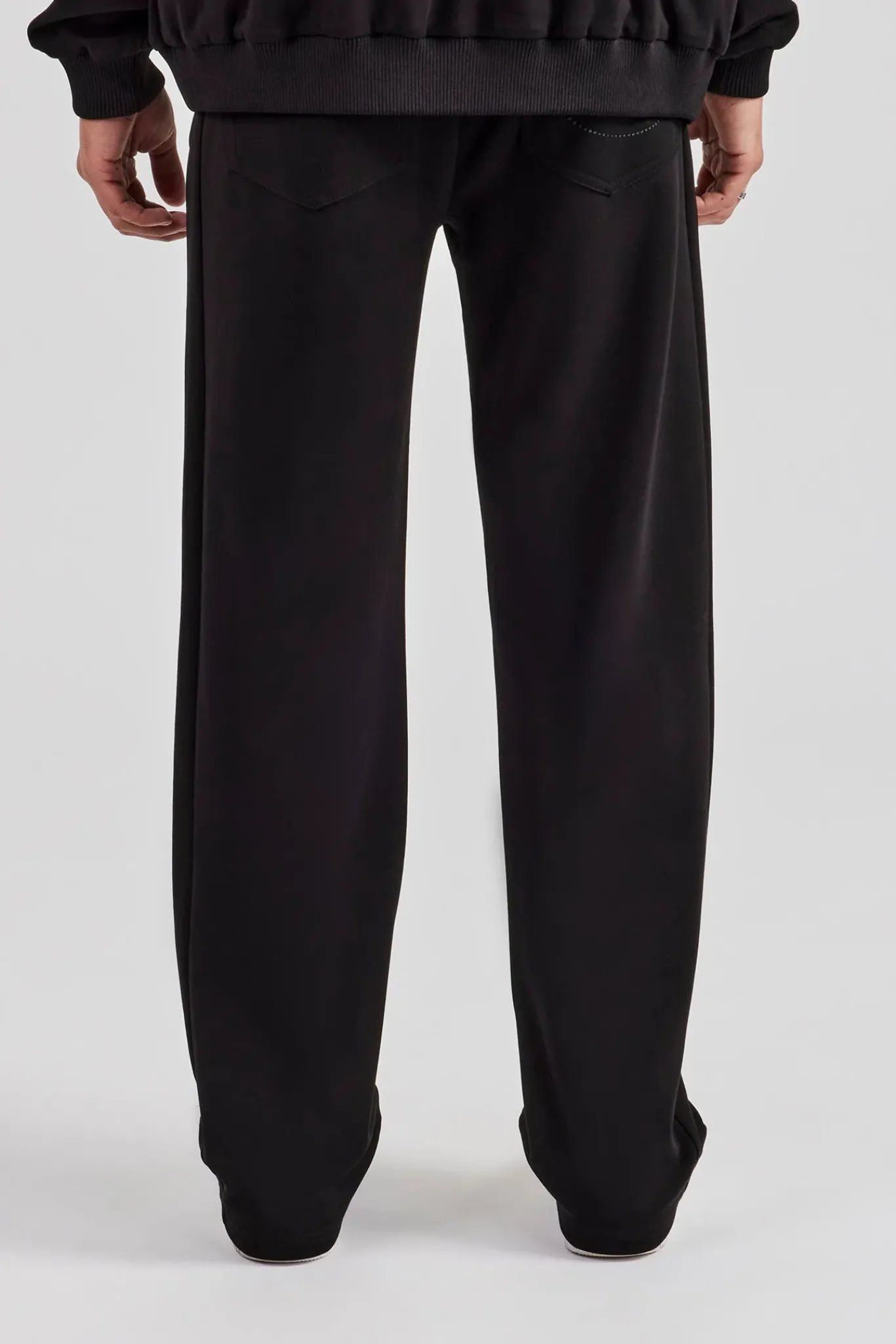 CLO-BOT-TRO Contrast Embroidery Straight Leg Jogger - Black