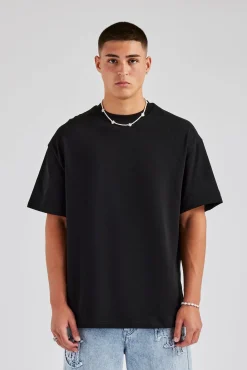 CLO-TOP-TEE Est 17 Back Graphic Oversized T-Shirt - Black
