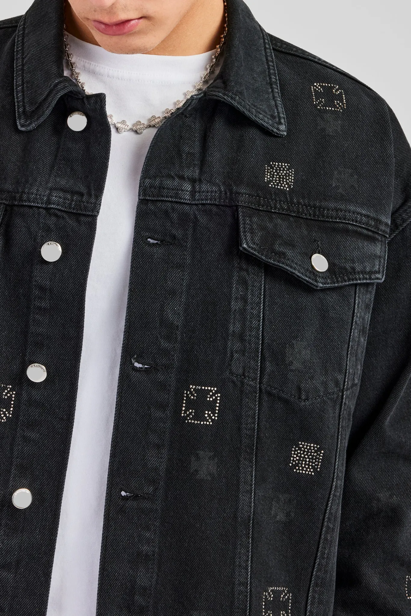 CLO-TOP-OUT-DEN Oversized Embellished Denim Jacket - Washed Black