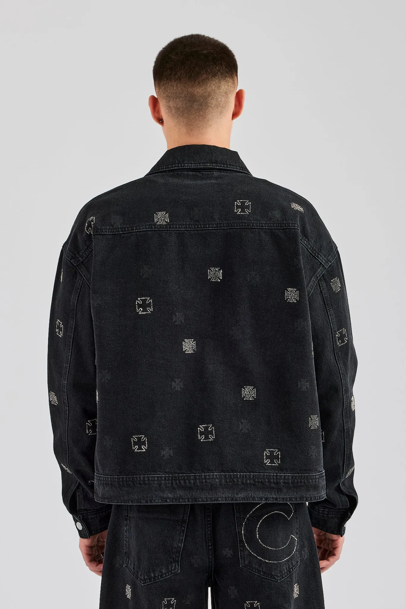 CLO-TOP-OUT-DEN Oversized Embellished Denim Jacket - Washed Black