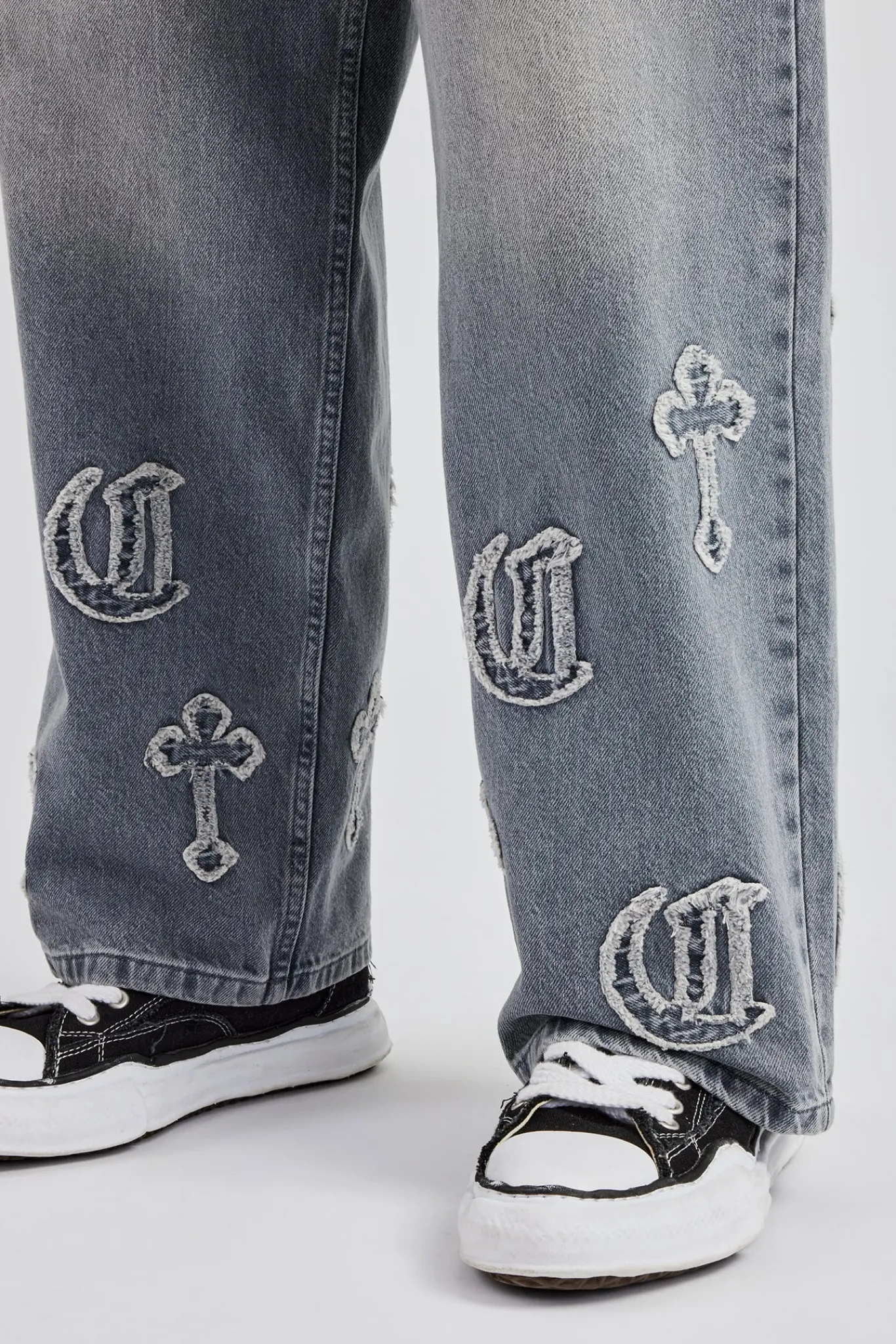 CLO-BOT-DEN Raw Edge Applique Cross Baggy Jean - Grey Wash