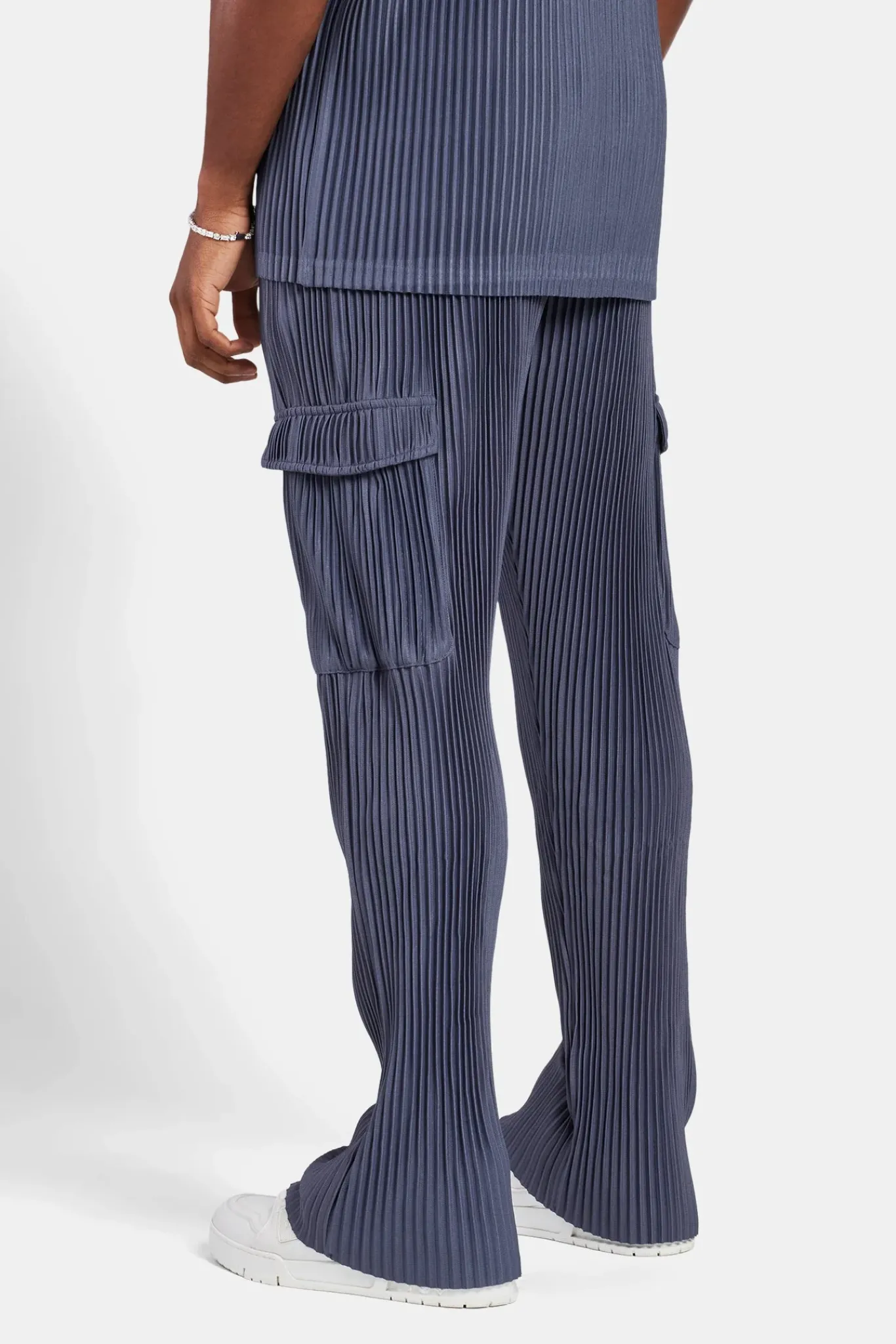 CLO-BOT-TRO Relaxed Pleated Cargo Trouser - Dusty Blue