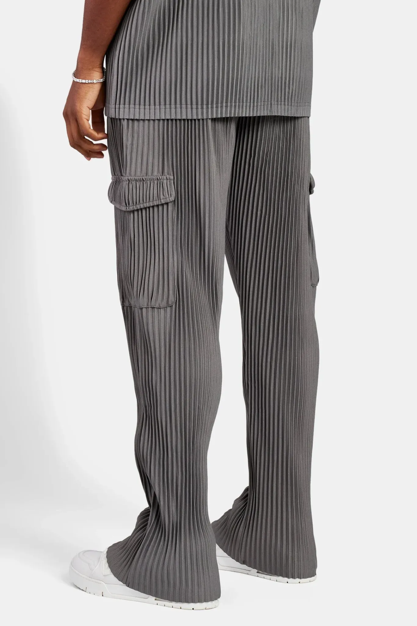 CLO-BOT-TRO Relaxed Pleated Cargo Trouser - Dark Grey