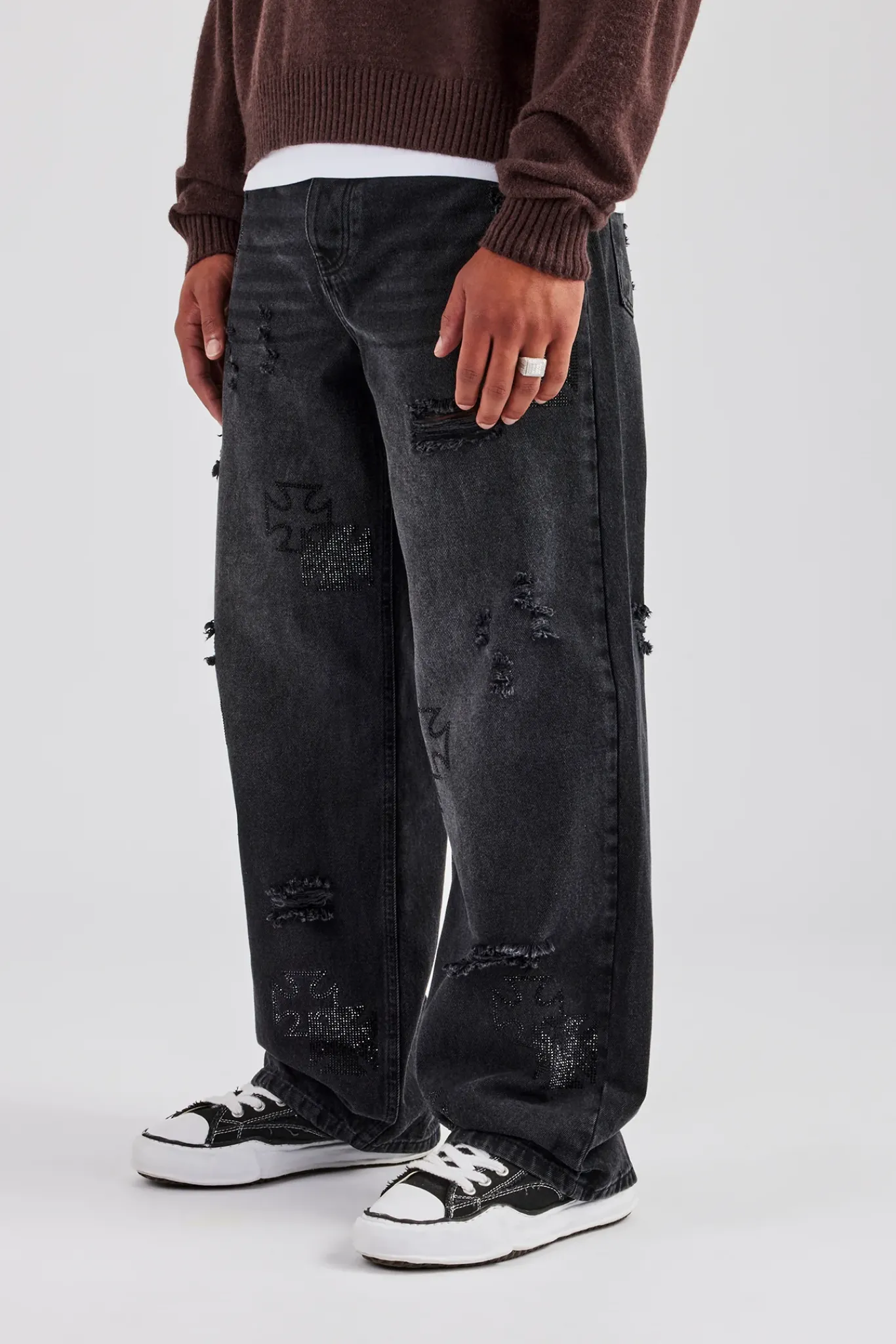 CLO-BOT-DEN Rhinestone Motif Baggy Jean